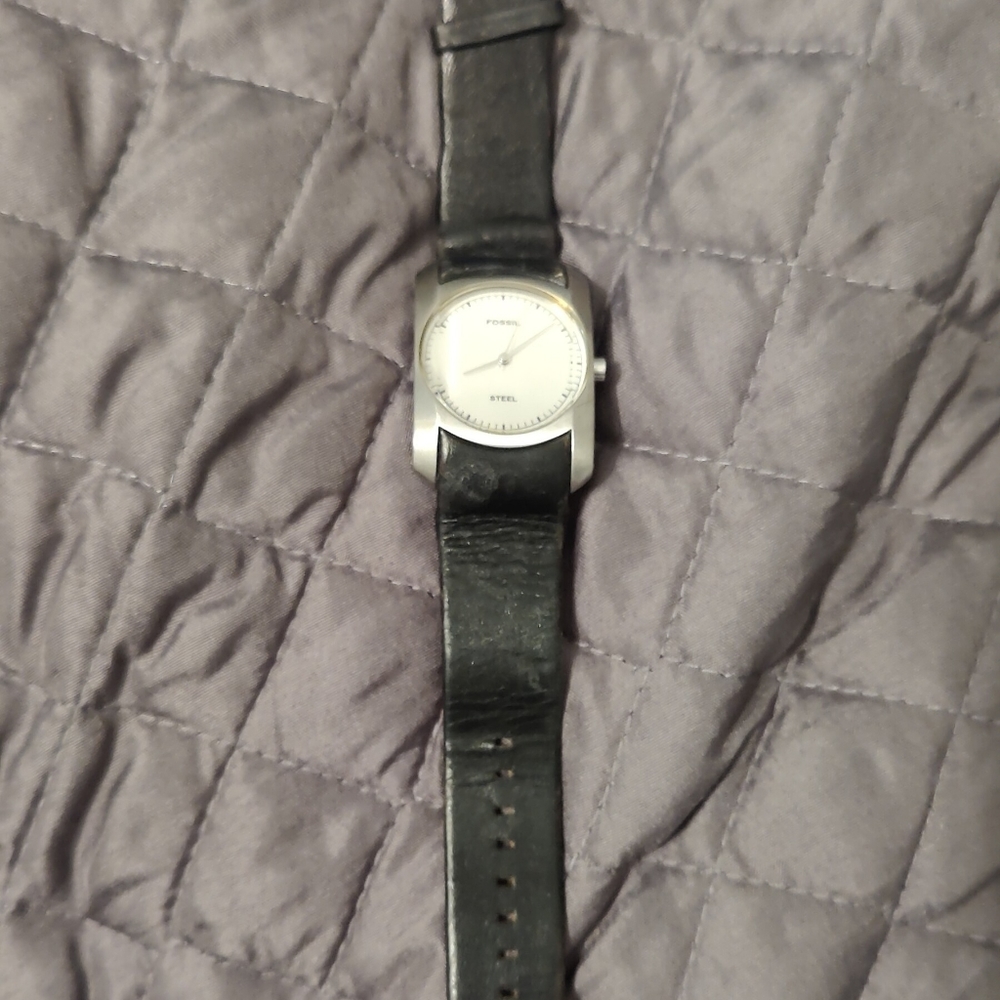 Watch - Picture 2 of 3